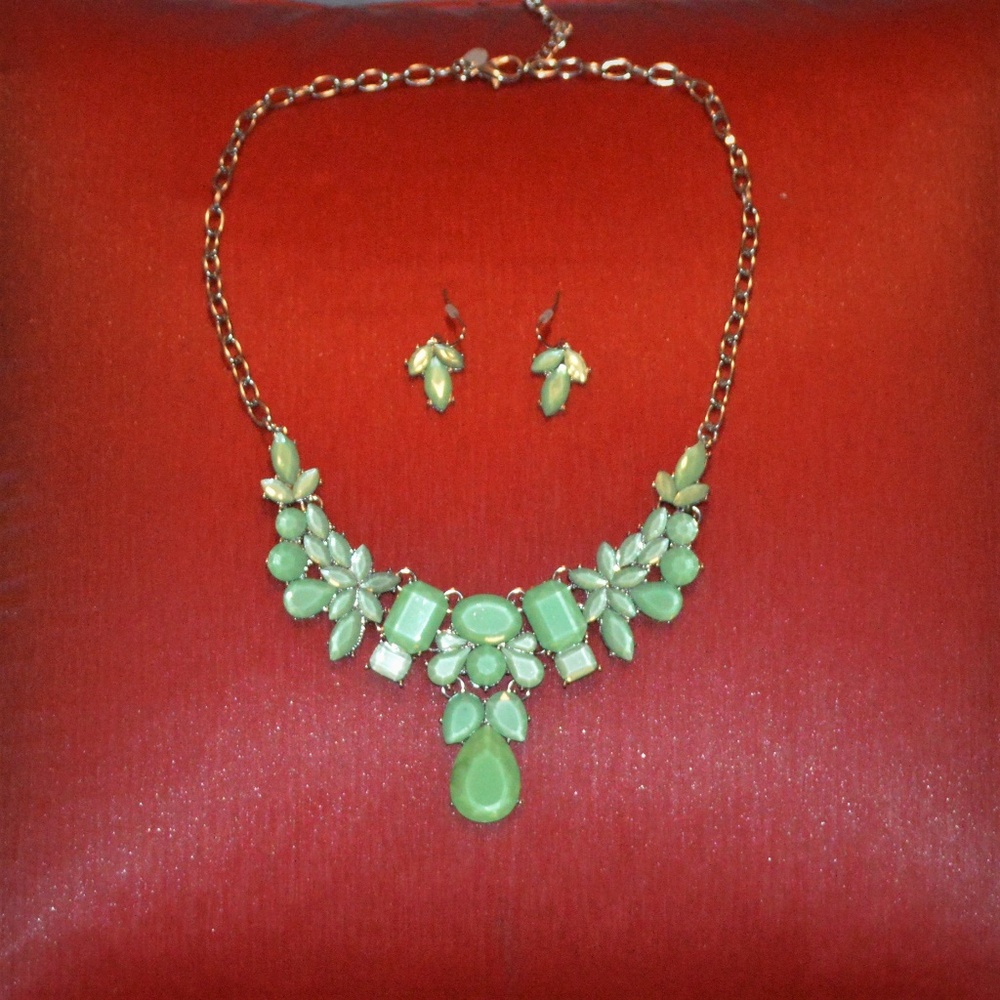 Adjustable fashion necklace and earrings